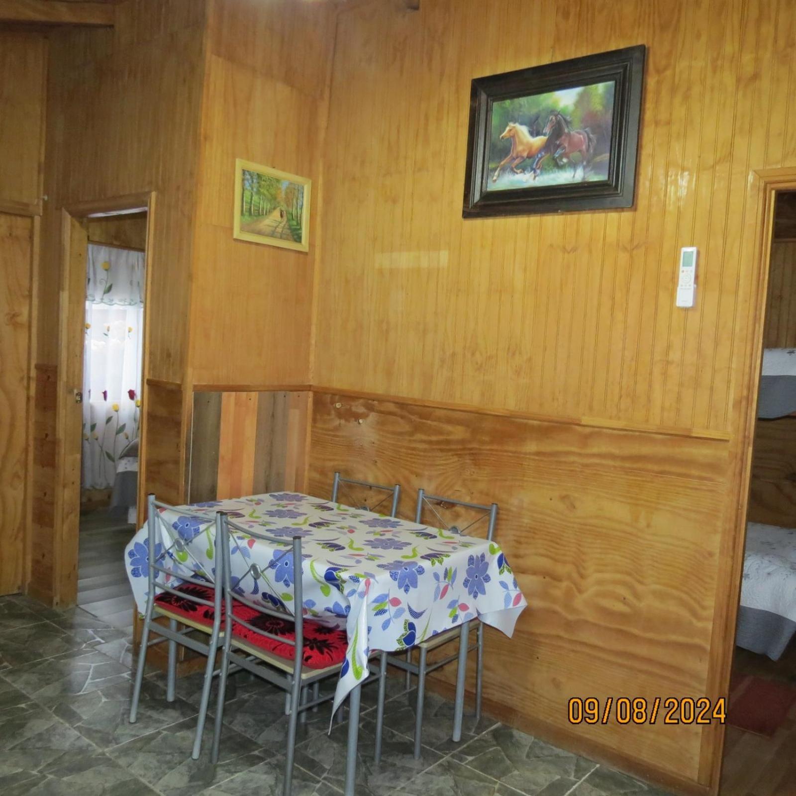 Hostal Y Cabanas Ventisquero Puerto Puyuguapi Luaran gambar