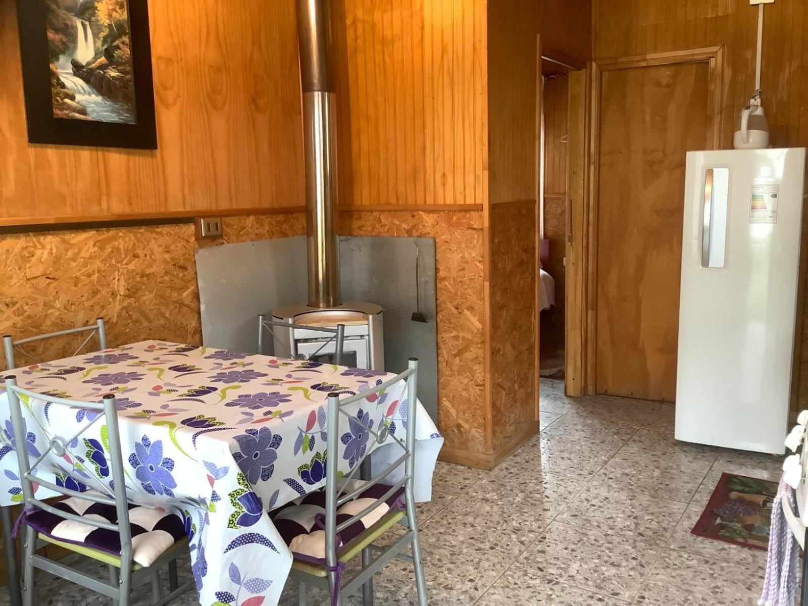 Hostal Y Cabanas Ventisquero Puerto Puyuguapi Luaran gambar